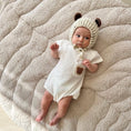 Cargar la imagen en la vista de la galería, Leaf Shaped Sherpa & Cotton Baby Playmat - Pearl
