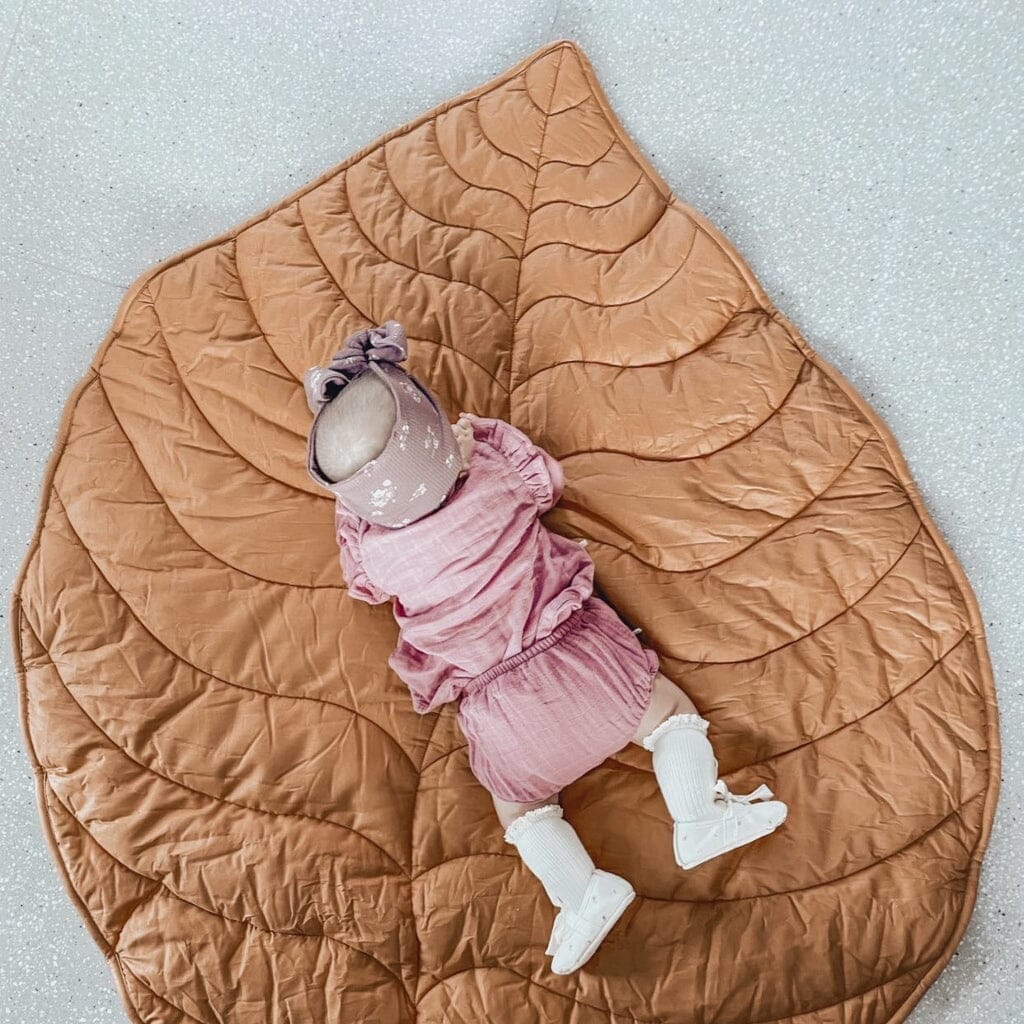 Leaf Shaped Sherpa & Cotton Baby Playmat - Camel